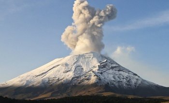 El Popocatépetl es uno de los volcanes más activos de México.