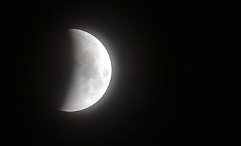 Así se veía el eclipse desde Colombo, en Sri Lanka.