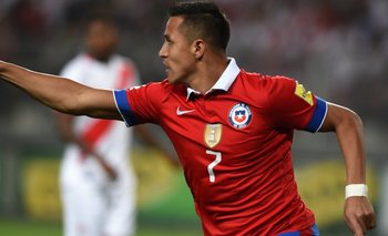 Alexis Sánchez le hizo dos goles a Perú