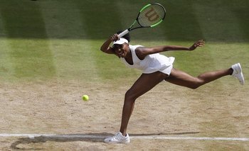 Venus Williams durante el triunfo ante Johana Konta