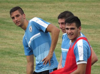Rodrigo Bentancur, Federico Valverde y Maxi Gómez en la selección