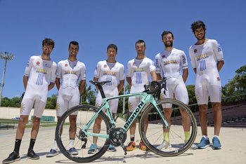 La selección uruguaya para la Vuelta de San Juan en el Velódromo