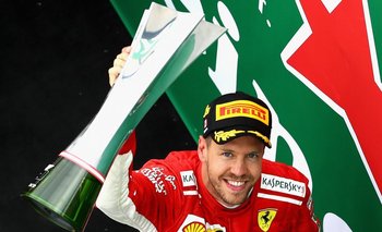 Sebastian Vettel en el podio tras ganar el GP de Canadá